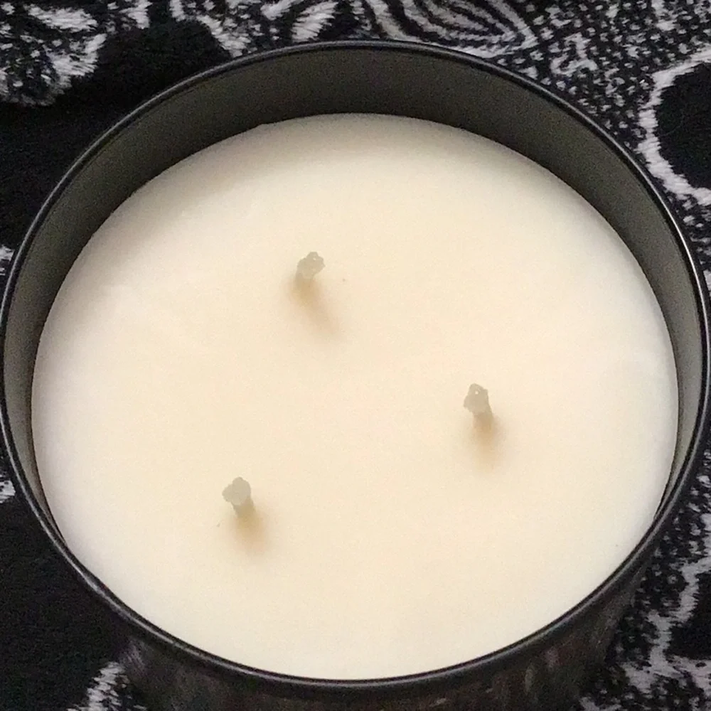 Bath and body works signature collection into the night candle - Picture 2 of 3